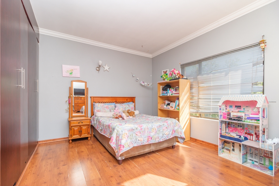 4 Bedroom Property for Sale in Ruimsig Country Estate Gauteng