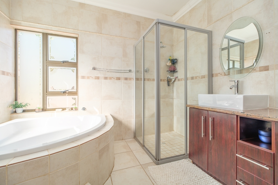 4 Bedroom Property for Sale in Ruimsig Country Estate Gauteng