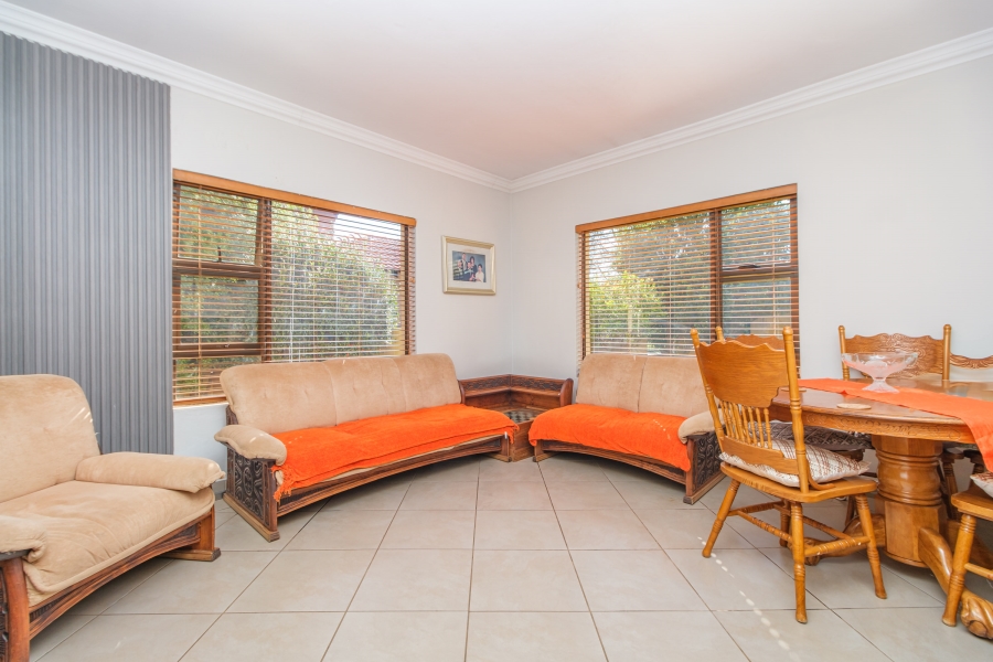 4 Bedroom Property for Sale in Ruimsig Country Estate Gauteng
