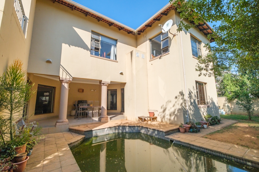 4 Bedroom Property for Sale in Ruimsig Country Estate Gauteng