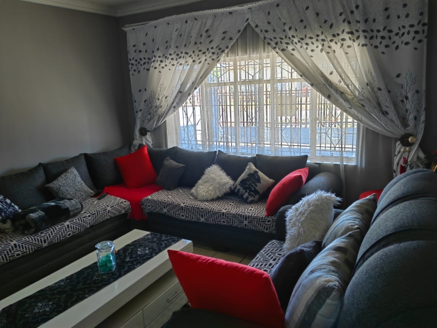 2 Bedroom Property for Sale in Alberante Gauteng