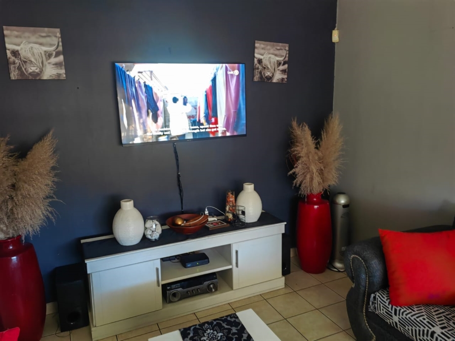 2 Bedroom Property for Sale in Alberante Gauteng