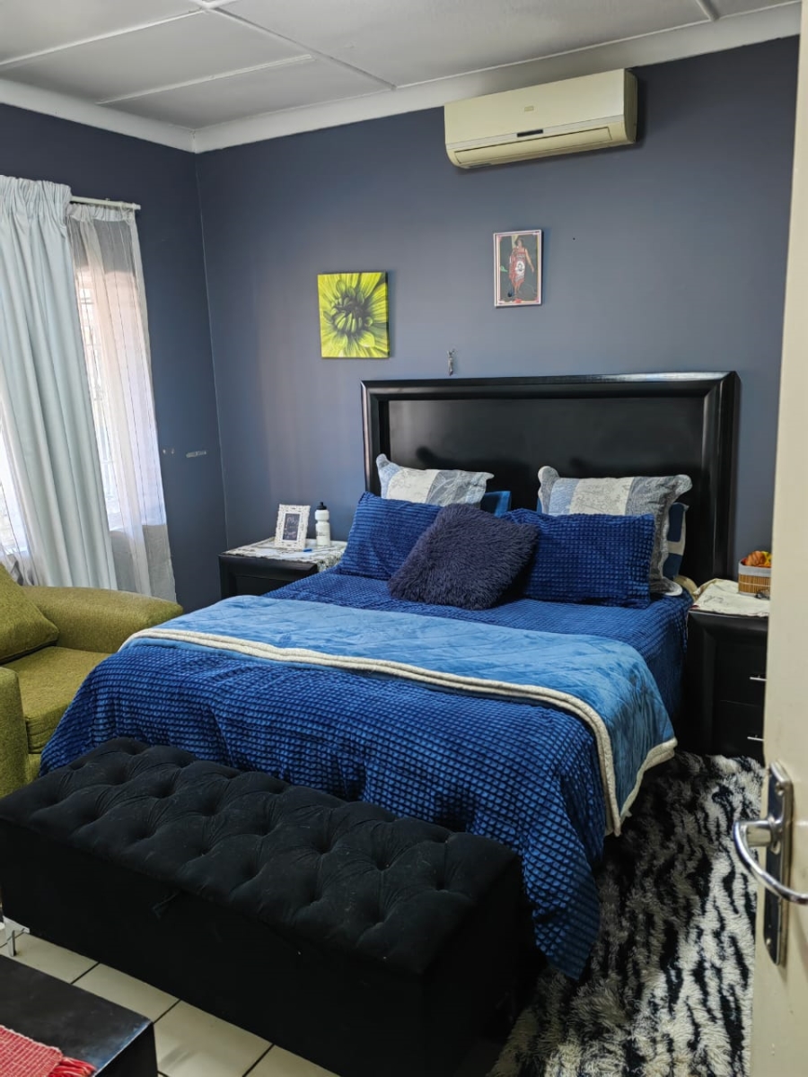 2 Bedroom Property for Sale in Alberante Gauteng