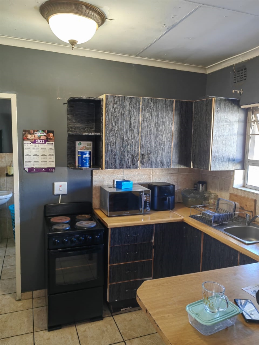 2 Bedroom Property for Sale in Alberante Gauteng