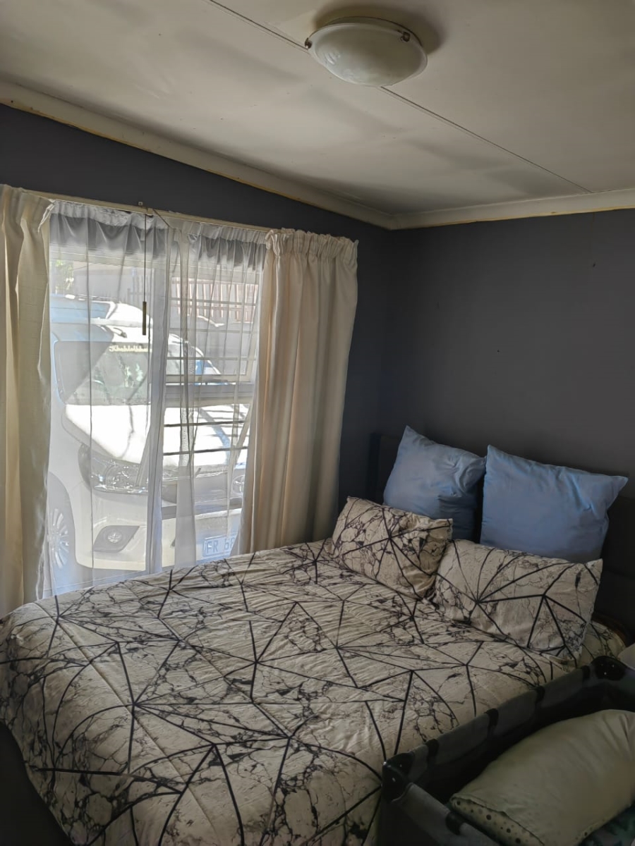 2 Bedroom Property for Sale in Alberante Gauteng