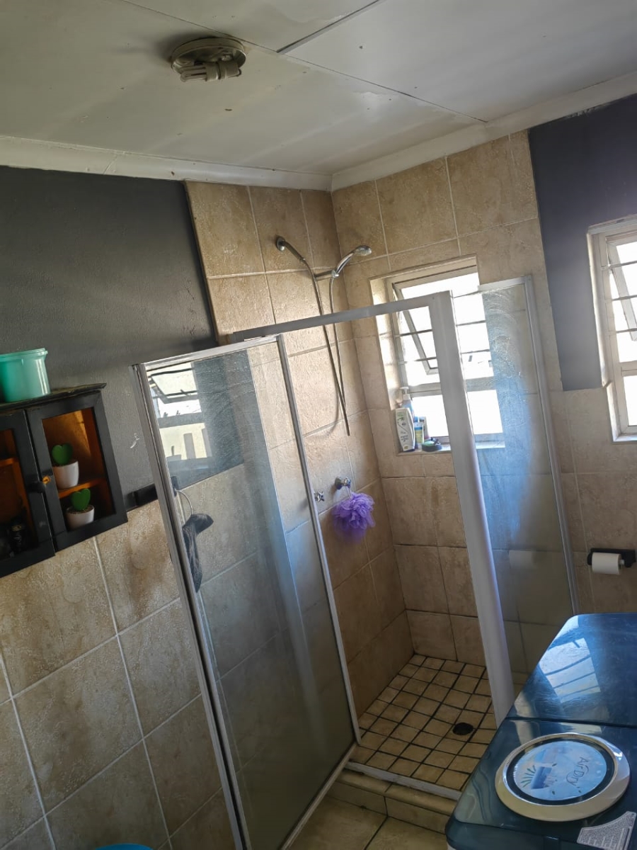 2 Bedroom Property for Sale in Alberante Gauteng