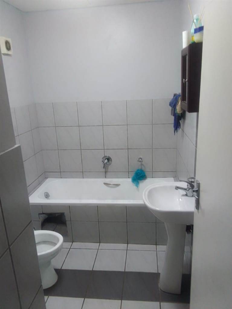 To Let 3 Bedroom Property for Rent in Rooihuiskraal Gauteng