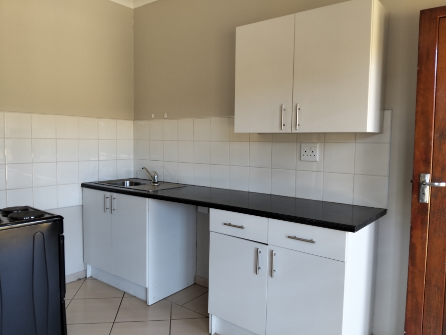 To Let 1 Bedroom Property for Rent in Linden Gauteng