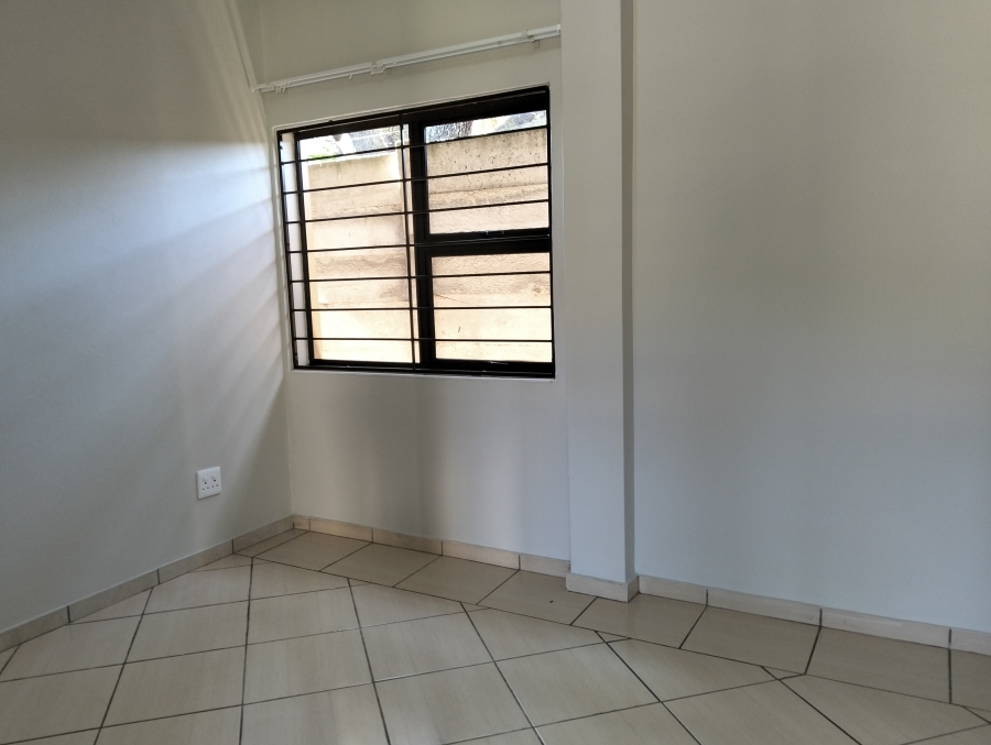 To Let 1 Bedroom Property for Rent in Linden Gauteng