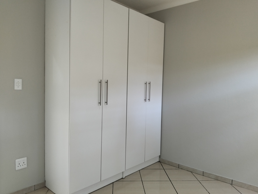 To Let 1 Bedroom Property for Rent in Linden Gauteng