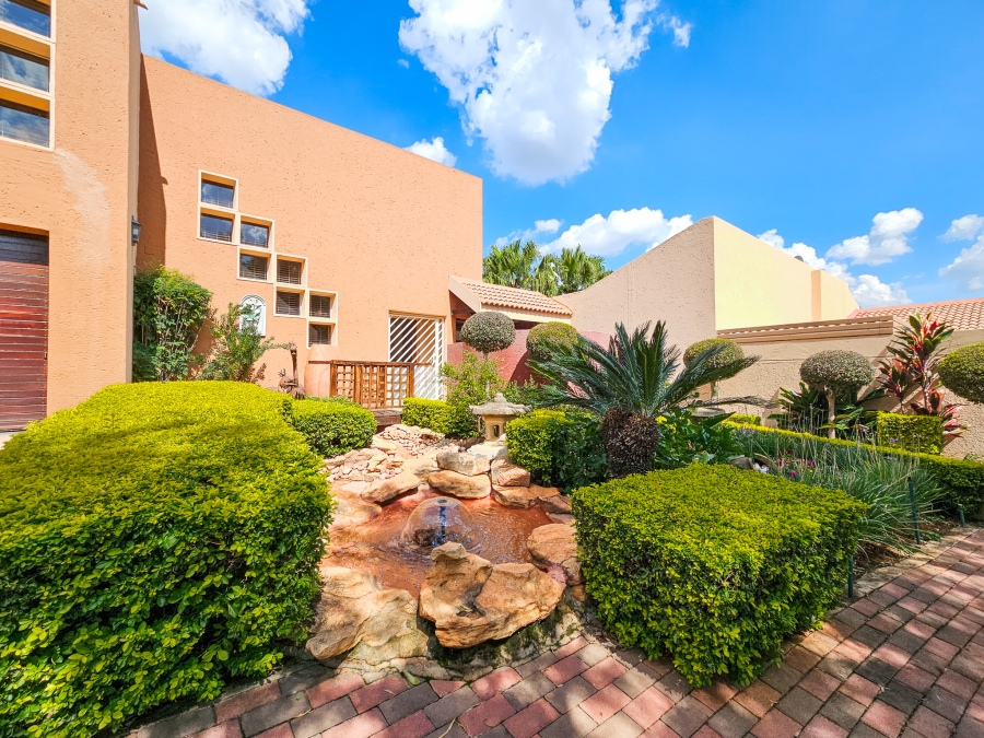 3 Bedroom Property for Sale in Faerie Glen Gauteng