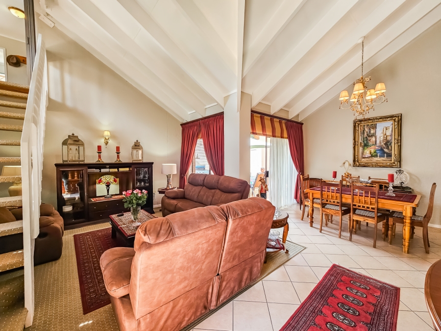 3 Bedroom Property for Sale in Faerie Glen Gauteng