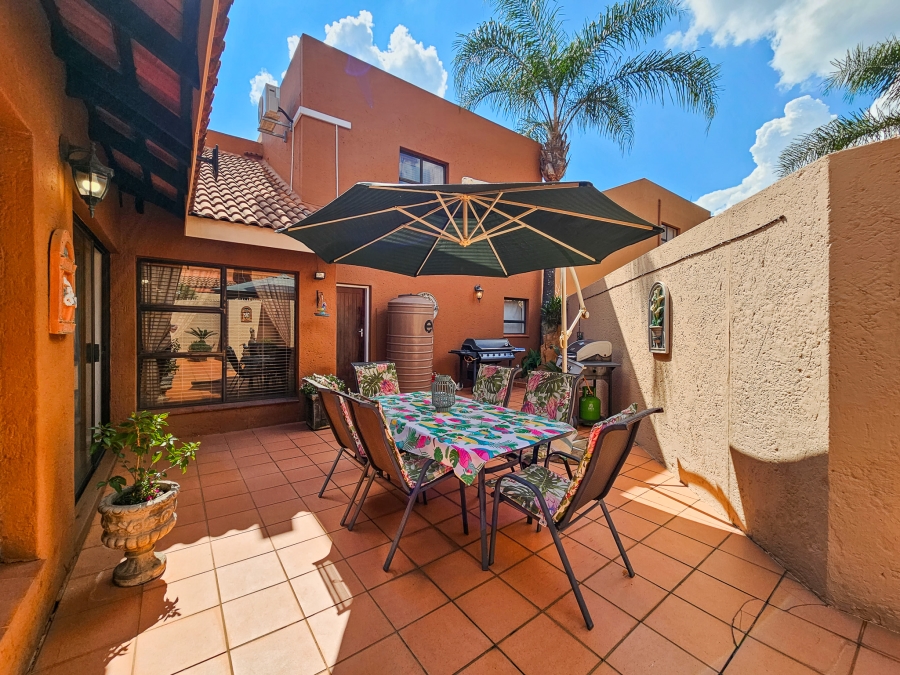 3 Bedroom Property for Sale in Faerie Glen Gauteng