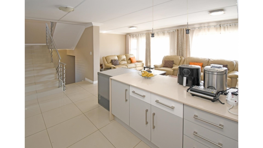4 Bedroom Property for Sale in Kyalami Hills Gauteng