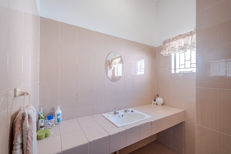 6 Bedroom Property for Sale in Waterkloof Ridge Gauteng