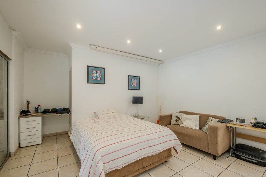 6 Bedroom Property for Sale in Waterkloof Ridge Gauteng