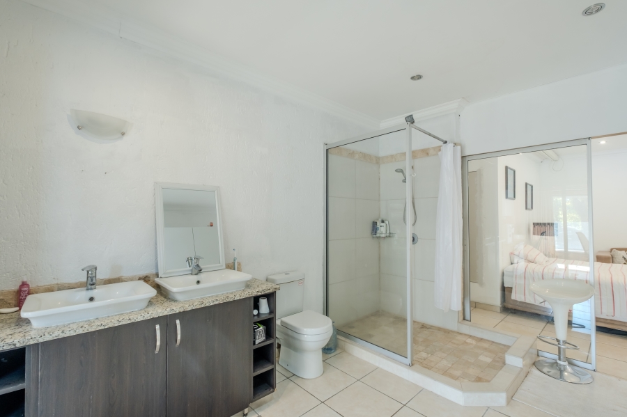 6 Bedroom Property for Sale in Waterkloof Ridge Gauteng