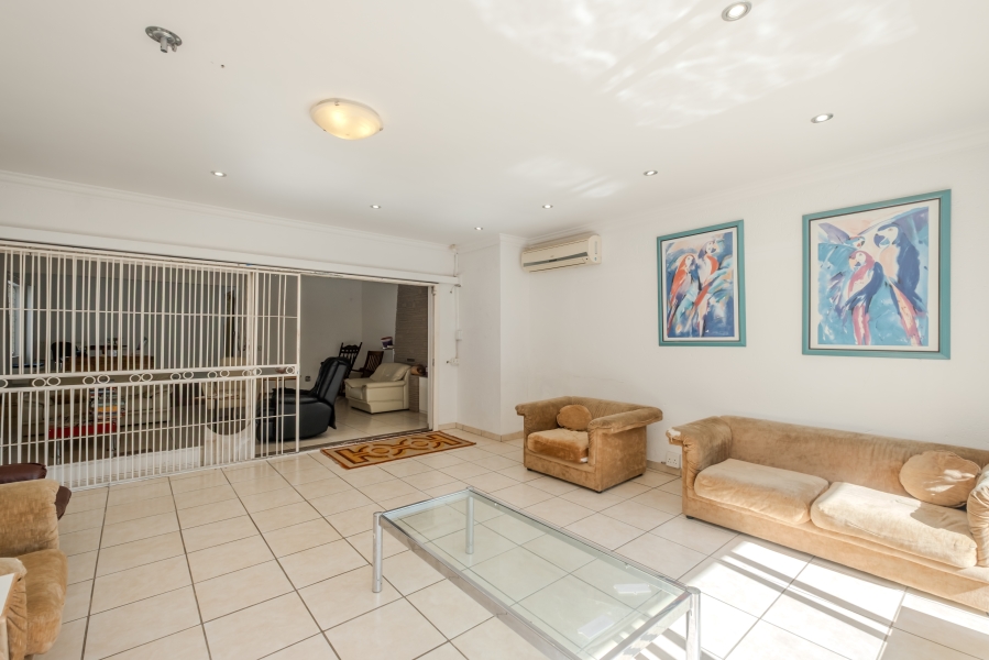 6 Bedroom Property for Sale in Waterkloof Ridge Gauteng