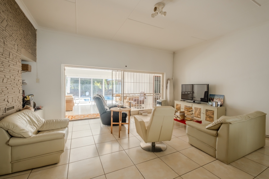 6 Bedroom Property for Sale in Waterkloof Ridge Gauteng