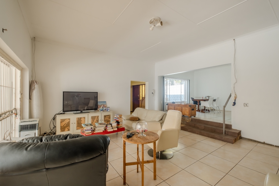 6 Bedroom Property for Sale in Waterkloof Ridge Gauteng