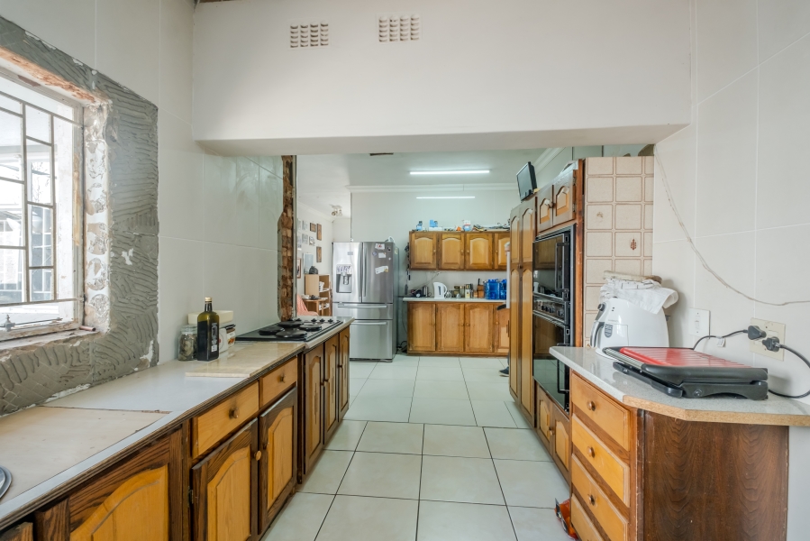 6 Bedroom Property for Sale in Waterkloof Ridge Gauteng