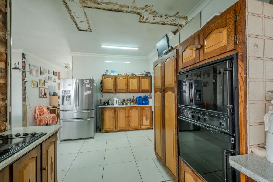 6 Bedroom Property for Sale in Waterkloof Ridge Gauteng