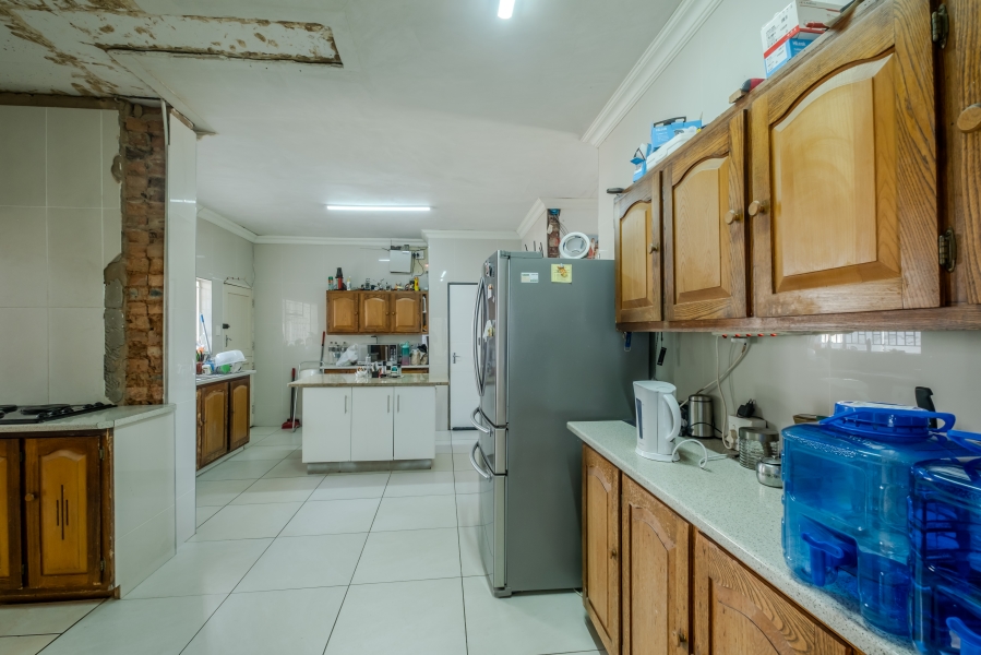 6 Bedroom Property for Sale in Waterkloof Ridge Gauteng