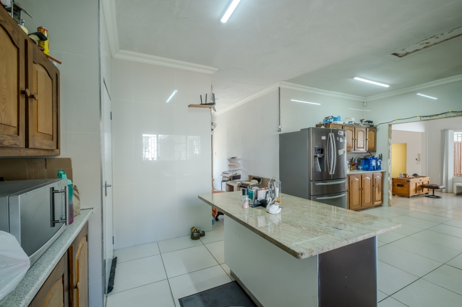 6 Bedroom Property for Sale in Waterkloof Ridge Gauteng