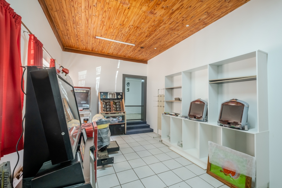 6 Bedroom Property for Sale in Waterkloof Ridge Gauteng