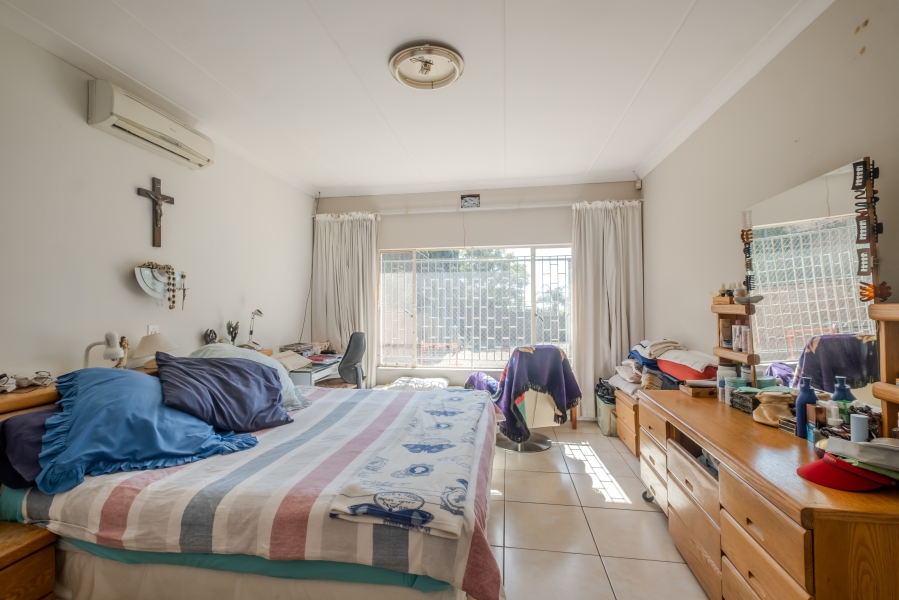 6 Bedroom Property for Sale in Waterkloof Ridge Gauteng
