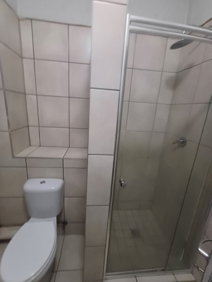 To Let 1 Bedroom Property for Rent in Kew Gauteng