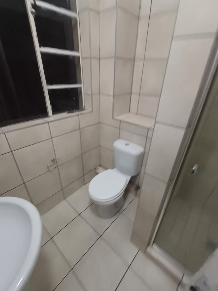 To Let 1 Bedroom Property for Rent in Kew Gauteng