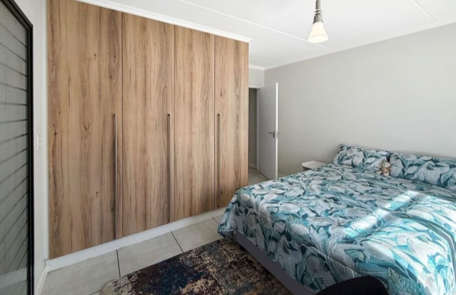 To Let 2 Bedroom Property for Rent in Crowthorne AH Gauteng