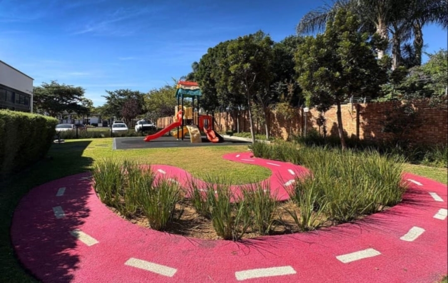 To Let 2 Bedroom Property for Rent in Crowthorne AH Gauteng