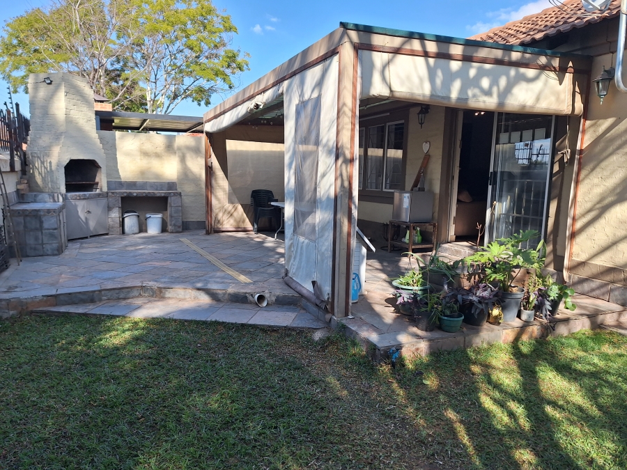2 Bedroom Property for Sale in Equestria Gauteng