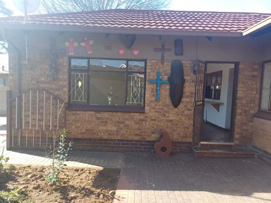 3 Bedroom Property for Sale in Raceview Gauteng