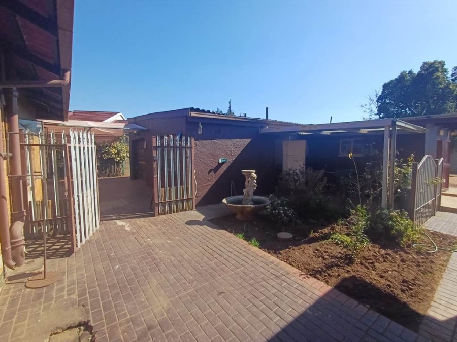 3 Bedroom Property for Sale in Raceview Gauteng