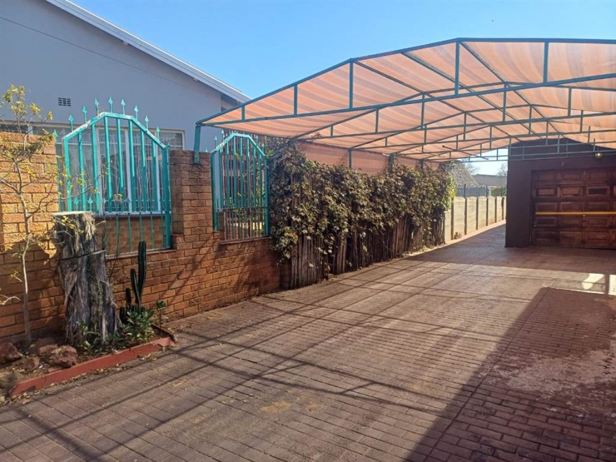 3 Bedroom Property for Sale in Raceview Gauteng