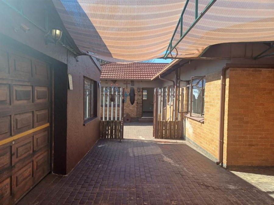 3 Bedroom Property for Sale in Raceview Gauteng