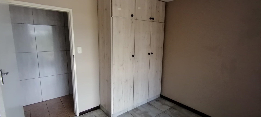 To Let 8 Bedroom Property for Rent in Noordheuwel Gauteng