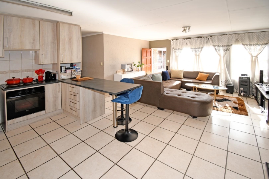 3 Bedroom Property for Sale in Buccleuch Gauteng