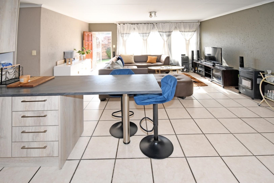3 Bedroom Property for Sale in Buccleuch Gauteng