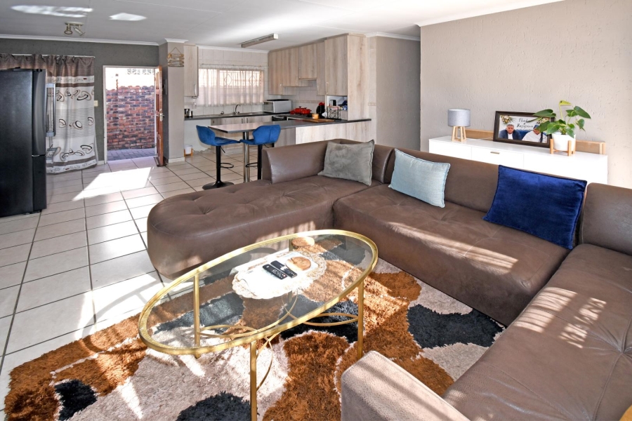 3 Bedroom Property for Sale in Buccleuch Gauteng