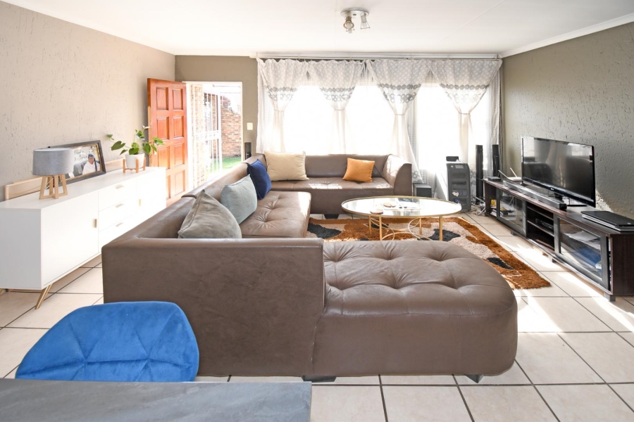 3 Bedroom Property for Sale in Buccleuch Gauteng