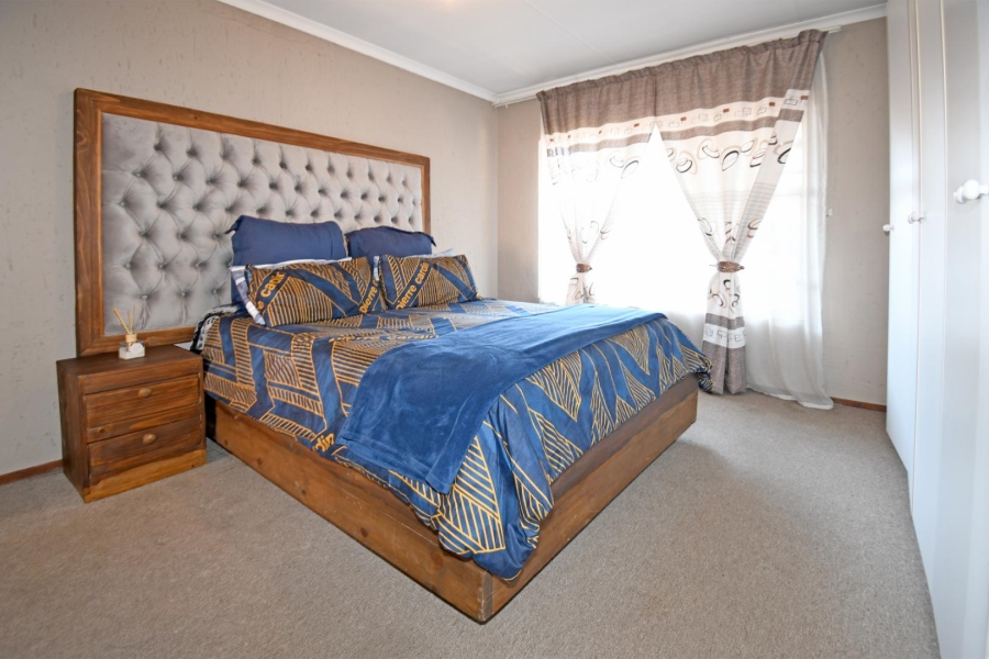 3 Bedroom Property for Sale in Buccleuch Gauteng