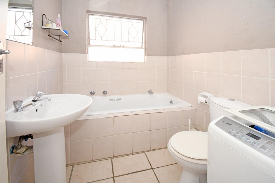 3 Bedroom Property for Sale in Buccleuch Gauteng