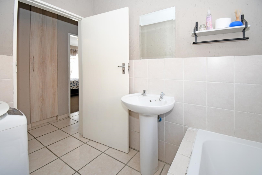 3 Bedroom Property for Sale in Buccleuch Gauteng
