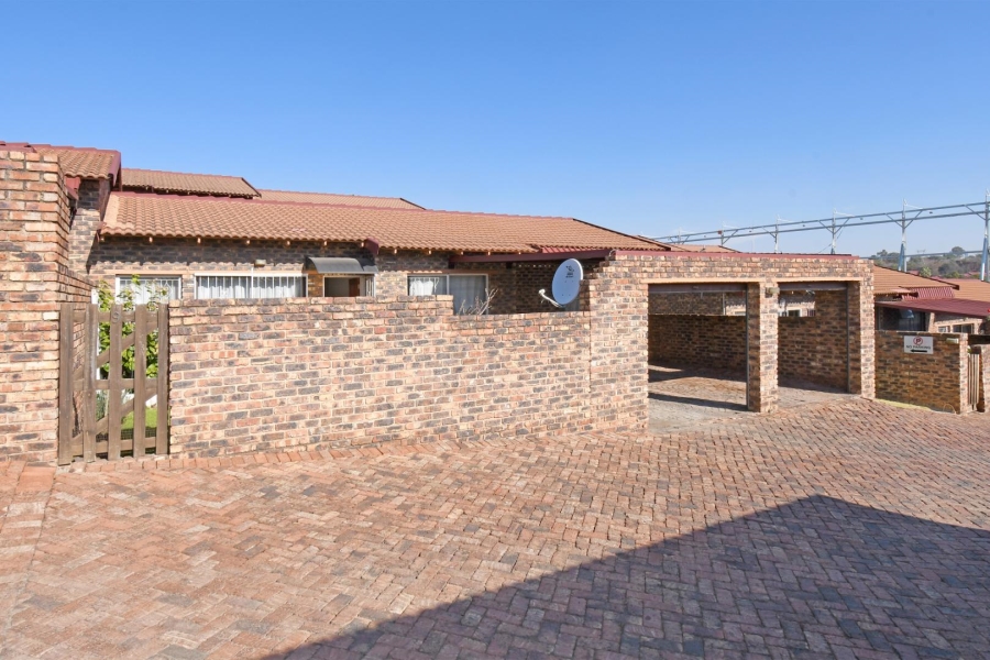 3 Bedroom Property for Sale in Buccleuch Gauteng
