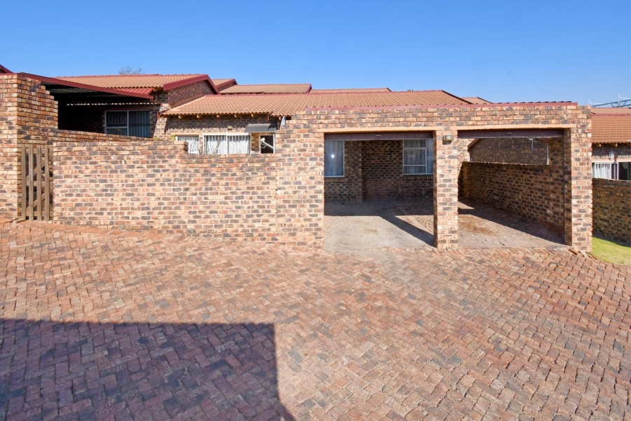 3 Bedroom Property for Sale in Buccleuch Gauteng