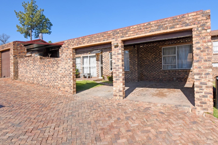 3 Bedroom Property for Sale in Buccleuch Gauteng
